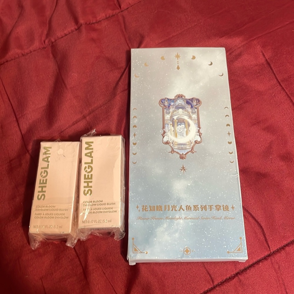 i’m selling two liquid blushes and a beautiful clear mirror